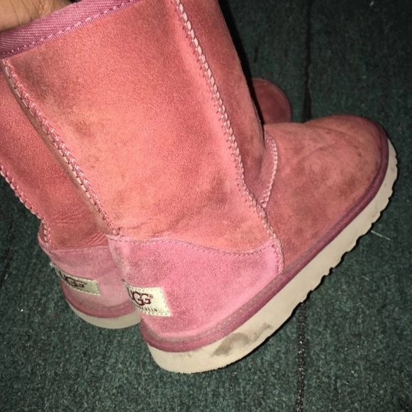 UGG Classic Boots - Picture 2 of 8